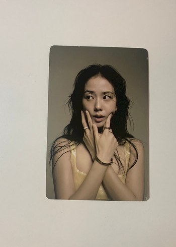jisoo lomocard iki adet istediğiniz - Görsel 5