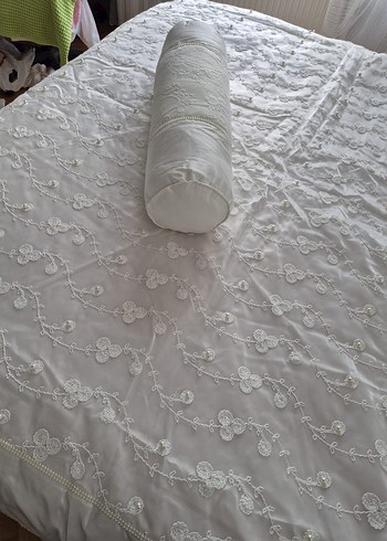 İşlemeli Beyaz Yatak Örtüsü - Görsel 6