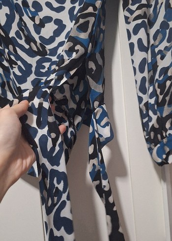 Mavi Desenli Uzun Kollu Degaje Yaka Bluz - Görsel 2