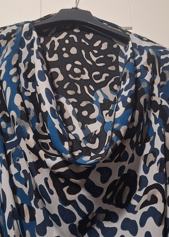 Mavi Desenli Uzun Kollu Degaje Yaka Bluz - Görsel 3