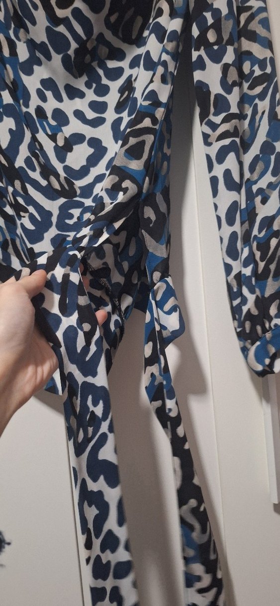 Mavi Desenli Uzun Kollu Degaje Yaka Bluz - Görsel 2