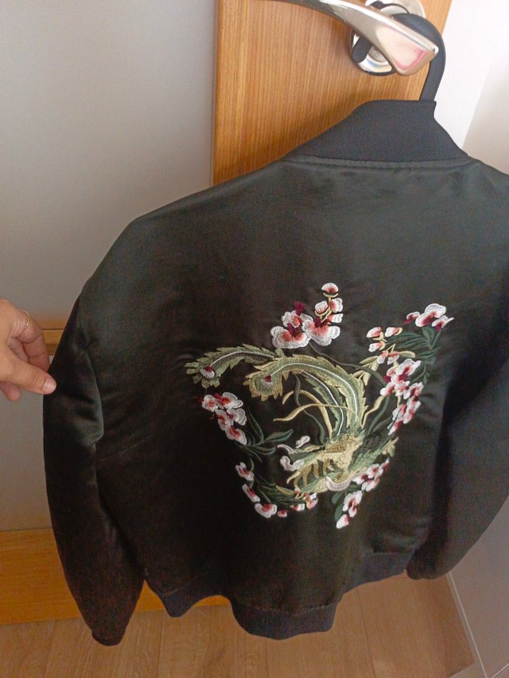 Fermuarlı Siyah Satenimsi Bomber Ceket - Görsel 2