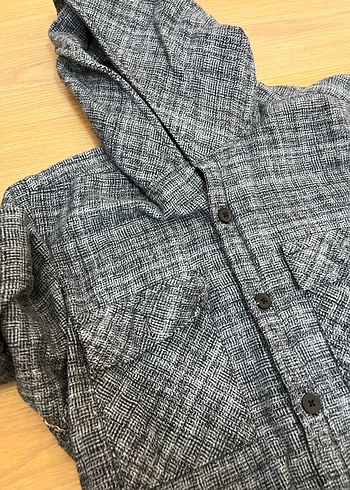 Kapüşonlu Düğmeli yünlü Gömlek - Görsel 4