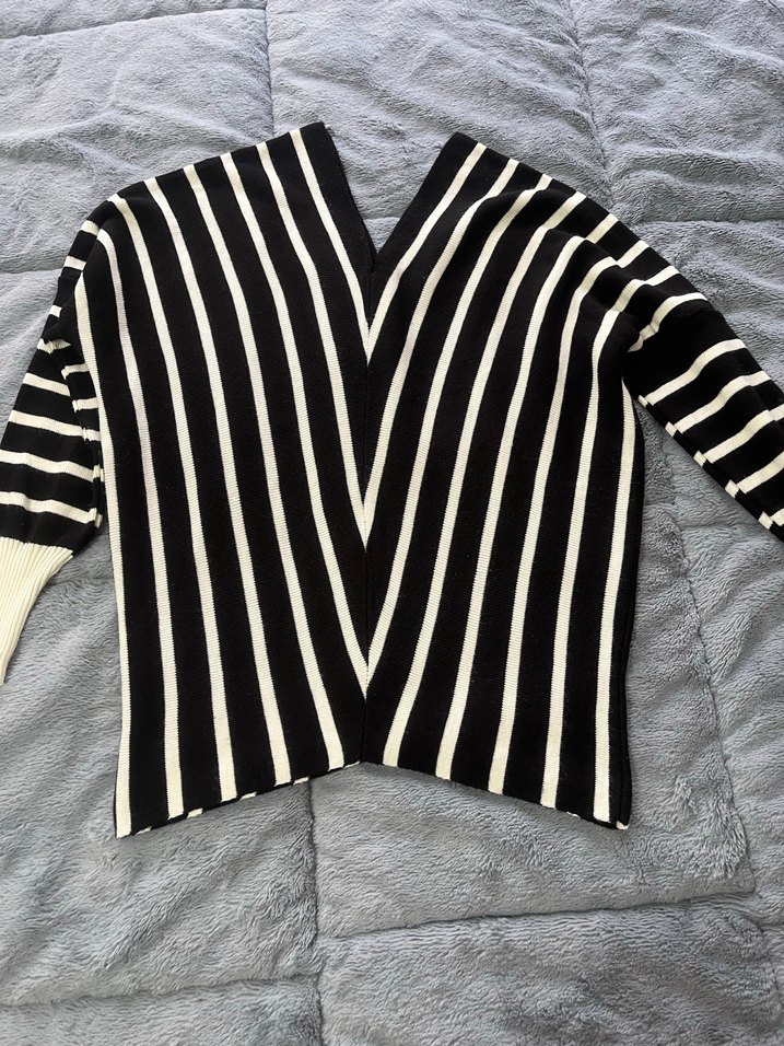 V Yaka Çizgili Örgü Kadın Kazak - Görsel 3