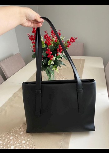 Zara Siyah Deri Minimalist Kadın Çanta