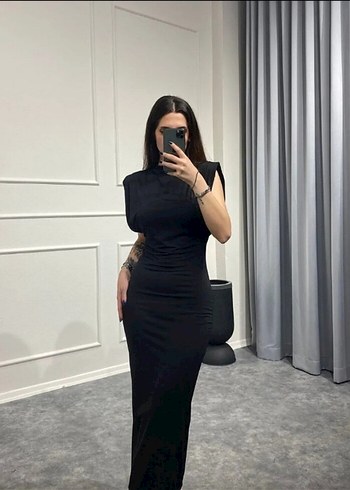 Siyah Vatkalı Uzun Sade Balo ve Mezuniyet Elbisesi
