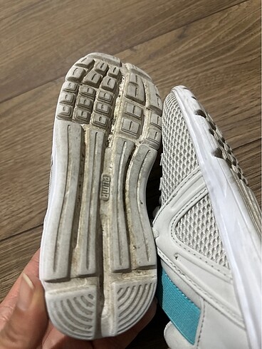 25 Beden beyaz Renk Puma ayakkabı
