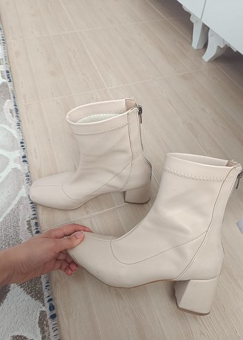 Bej Kürklü Stiletto Topuklu Kadın Bot