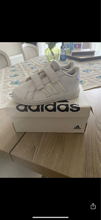 27 Beden Adidas çocuk ayakkabı