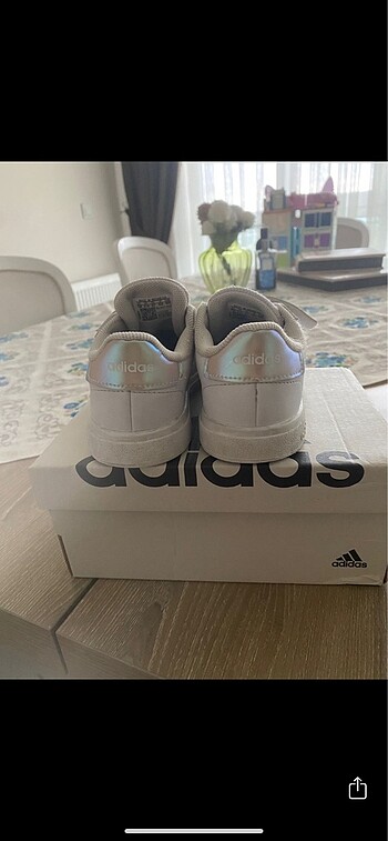 27 Beden beyaz Renk Adidas çocuk ayakkabı
