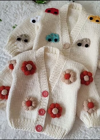 biri araba diğeri çiçek detaylı sıcacık hırka - Görsel 2