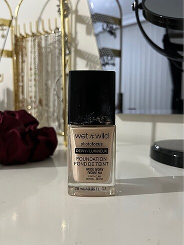 Wet N Wıld Fondöten Nude Ivory