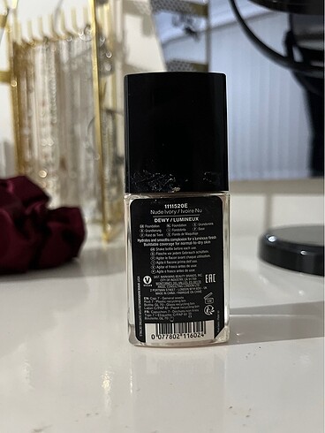 Wet n wild Wet N Wıld Fondöten Nude Ivory