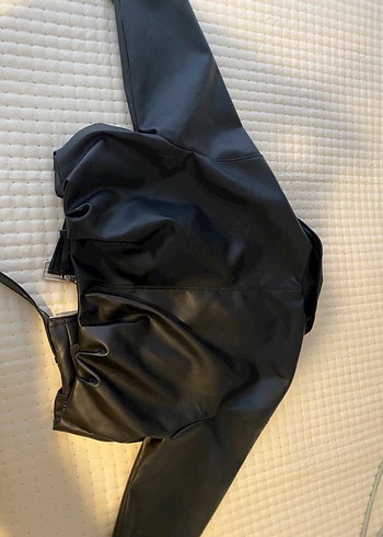 m Beden Pull and bear Deri Kemerli Siyah Kadın Ceket