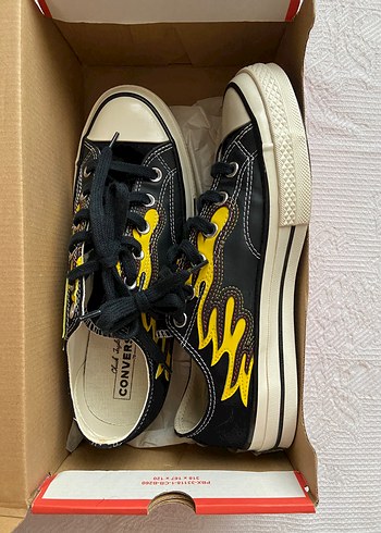 Converse Kadın Sarı Siyah Desenli Spor Ayakkabı