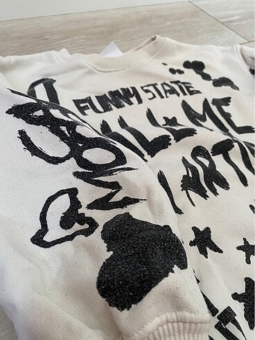 Zara 5-6 Yaş Zara Graffiti Sweat + H&M İnterlok Tayt Takım