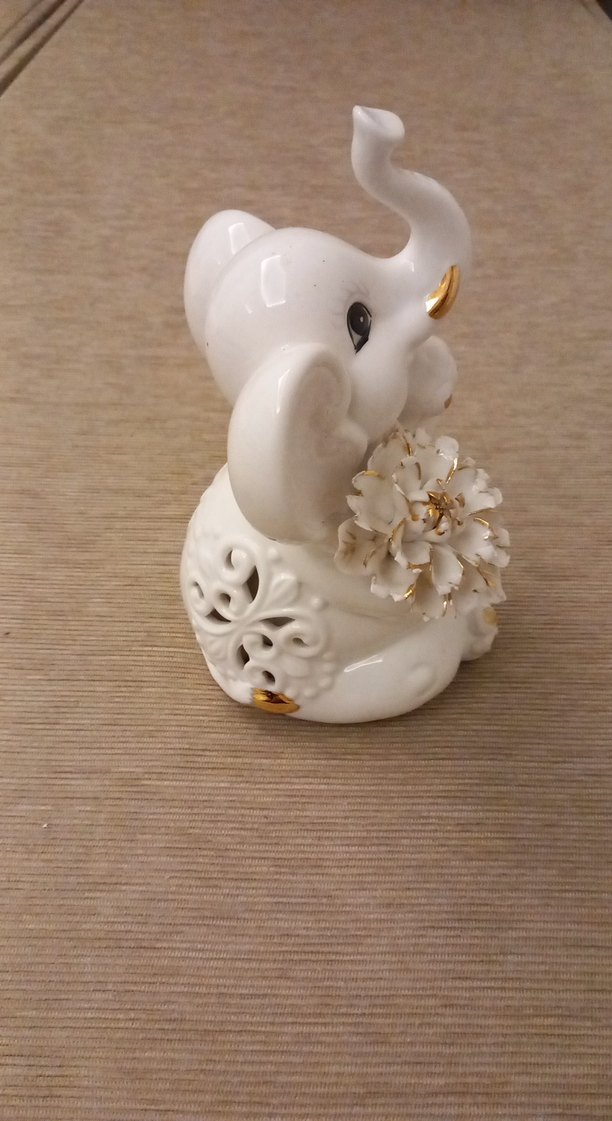 Beyaz Pastel büyük Fil Biblo - Görsel 2