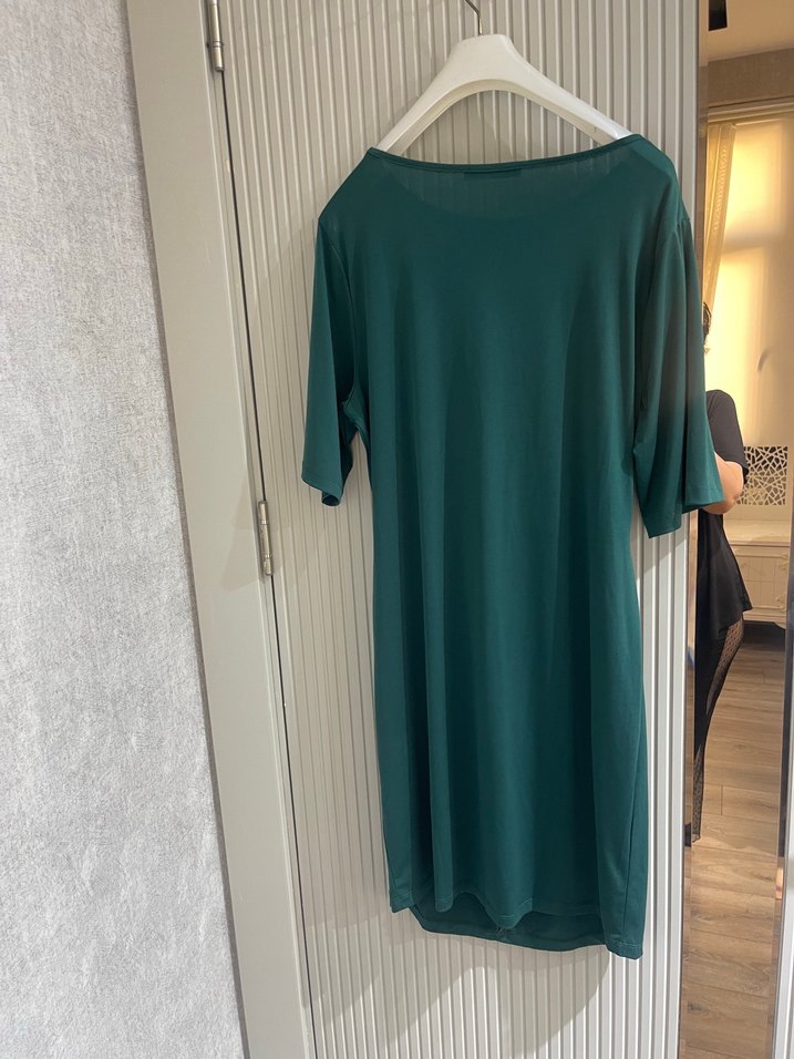 Drapeli V Yaka Midi Elbise - Görsel 4