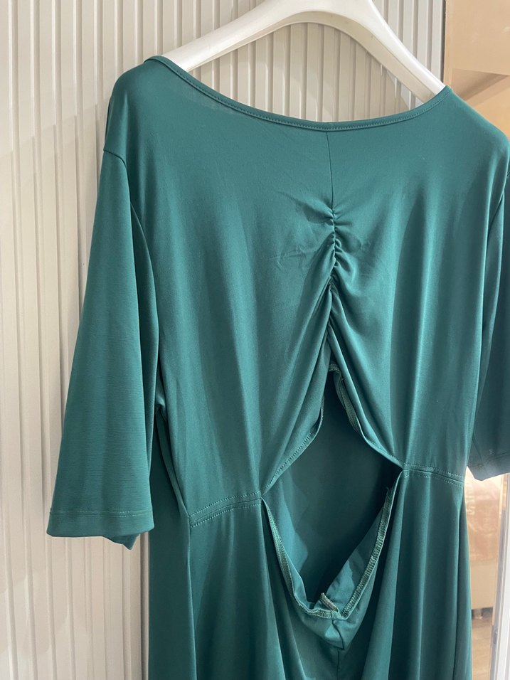 Drapeli V Yaka Midi Elbise - Görsel 2