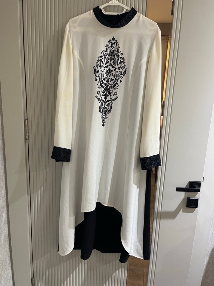 Zincir Detaylı İşlemeli Beyaz tunik - Görsel 2