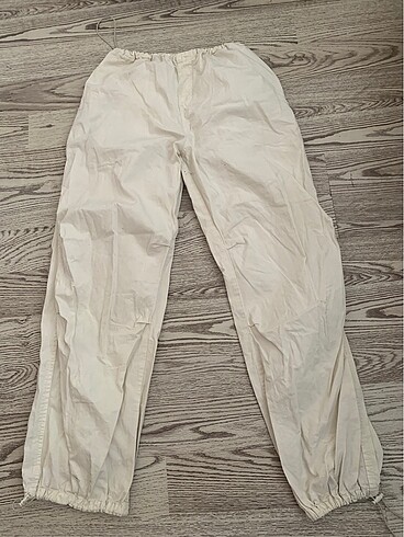 stradivarius ayarlanabilir parasut pantalon