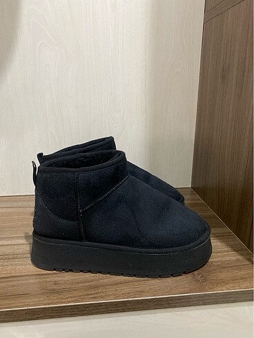 UGG bot
