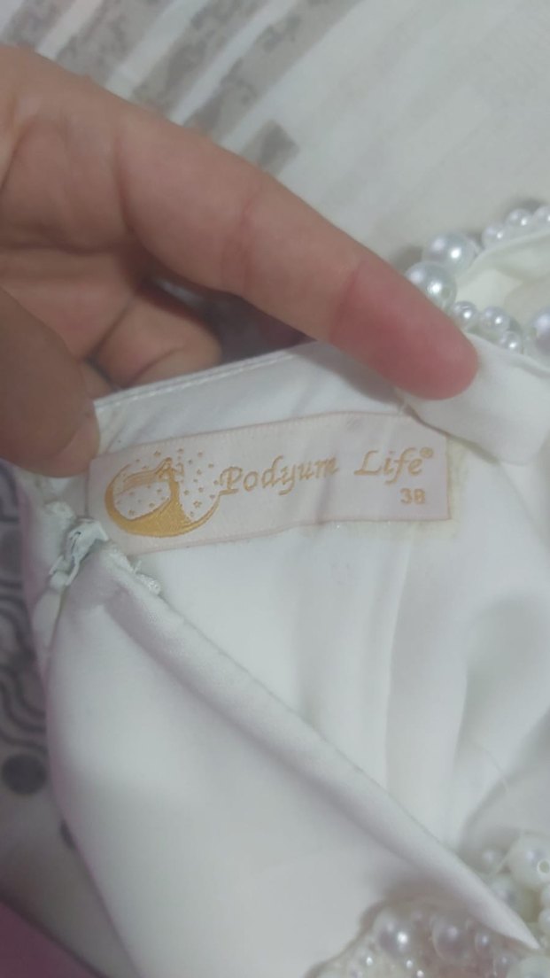 Beyaz Drapeli Straplez Uzun Kadın Abiye - Görsel 4