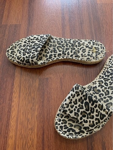 39 Beden HM kadın leopar terlik