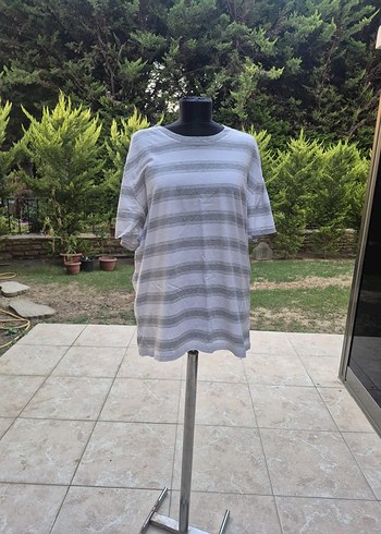 Gri Kısa Kollu Bağlama Desenli Tshirt