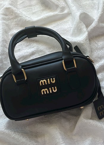 Miu Miu Siyah Deri Kadın Çanta