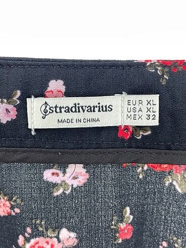 xl Beden çeşitli Renk Stradivarius Mini Şort %70 İndirimli.