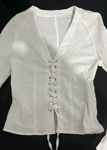 Beyaz V Yakalı bele oturan gömlek - Görsel 2