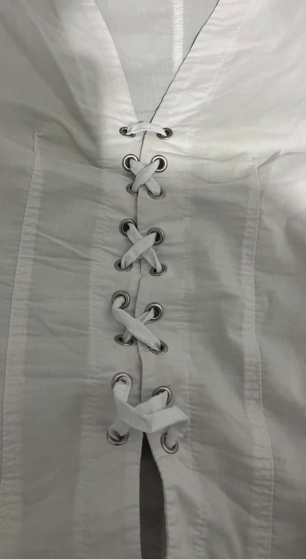 Beyaz V Yakalı bele oturan gömlek - Görsel 4