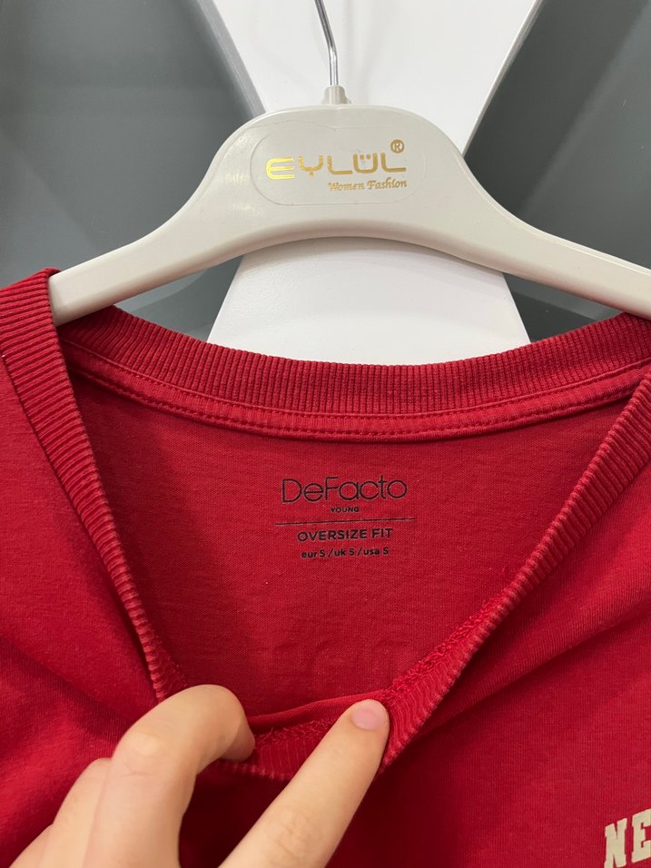 Kırmızı Baskılı Oversize  Tişört - Görsel 2