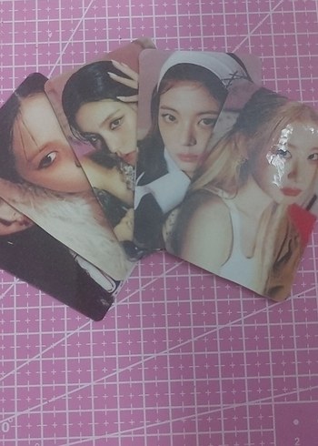 itzy gold set