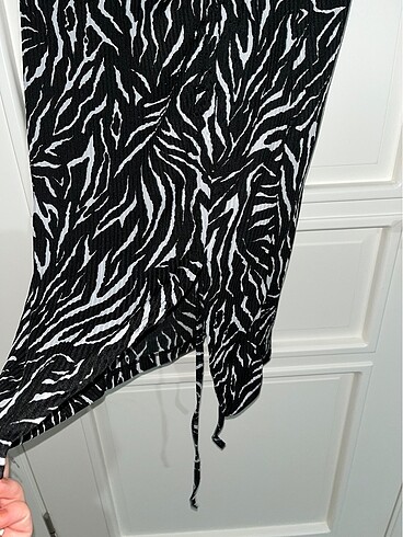Trendyol & Milla Zebra desen esnek midi etek