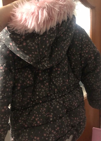 LC Waikiki Kız Çocuk Gri Desenli Kürklü Mont