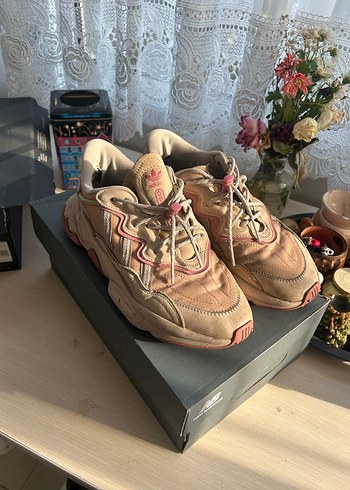 38,5 Beden Adidas pudra ozweego
