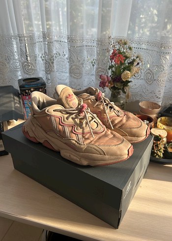 Adidas pudra ozweego