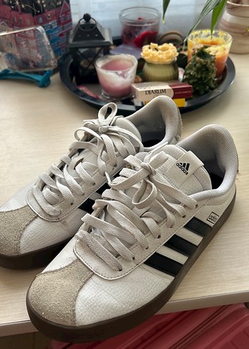 Kadın Beyaz Adidas Spor Ayakkabı