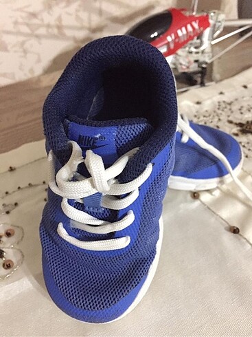 22 Beden mavi Renk Orijinal 22 numara Nike ayakkabı