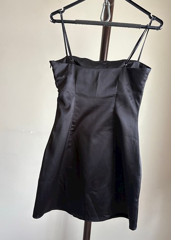 Bershka Siyah Drapeli Midi Straplez Elbise