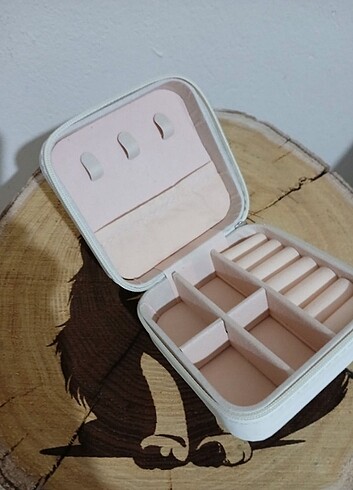  Milk Makeup Takı kutusu 