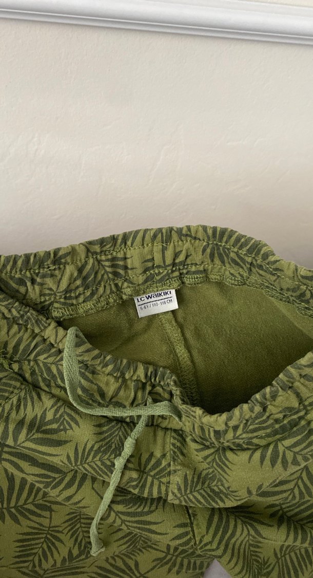 Erkek Çocuk Yeşil Desenli Şort - Görsel 3