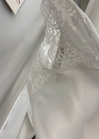 İşlemeli Beyaz Mini Kadın Sabahlık - Görsel 4