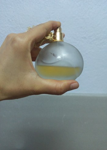 Kadınlar için şık parfüm şişesi - Görsel 4