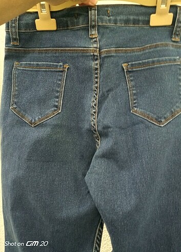 42 Beden mavi Renk Jean kadı. Pantolon