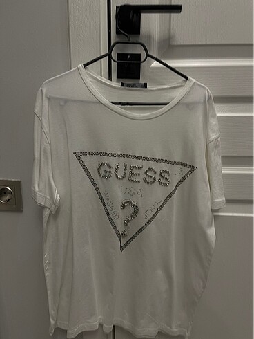 Guess tshirt