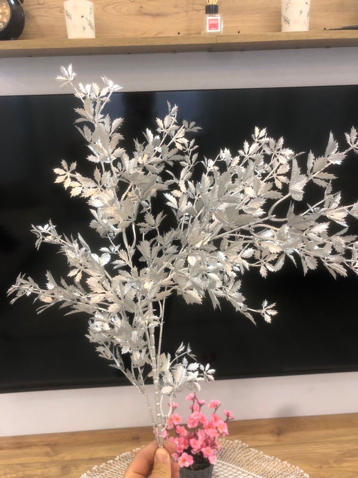 Beyaz Gri Yapraklı Dekoratif Dal - Görsel 2