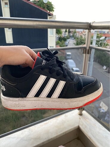 Adidas spor ayakkabı